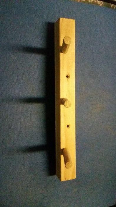 Дървени закачалки