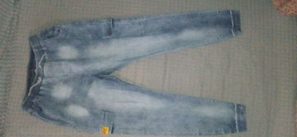 Продам  новые  джинсы