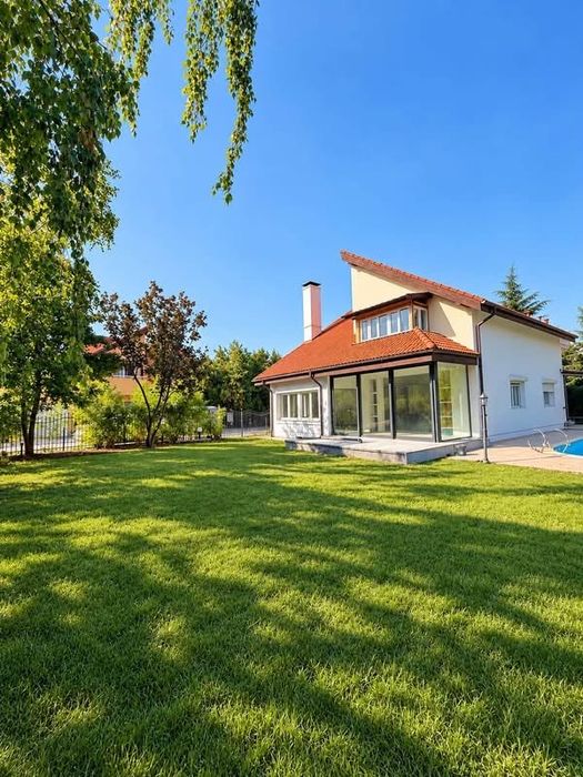 Vila de lux in pipera cu piscina