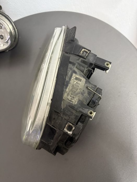 оригинални фарове за Golf 4 с лупа халоген