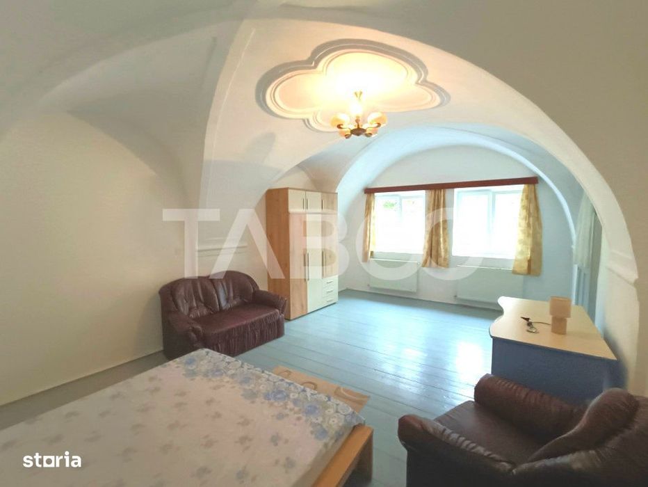 Apartament la casa 3 camere 68 mpu utili in apropiere de Piata Cibin