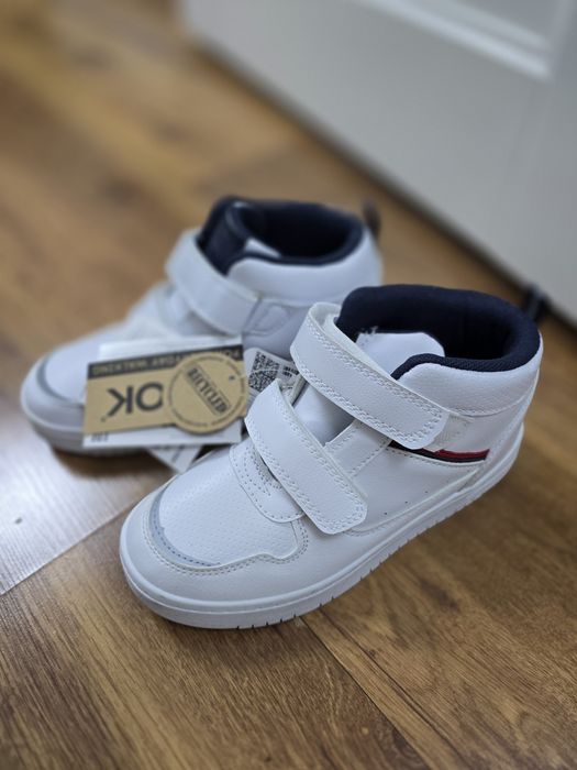 Продам кеды новые