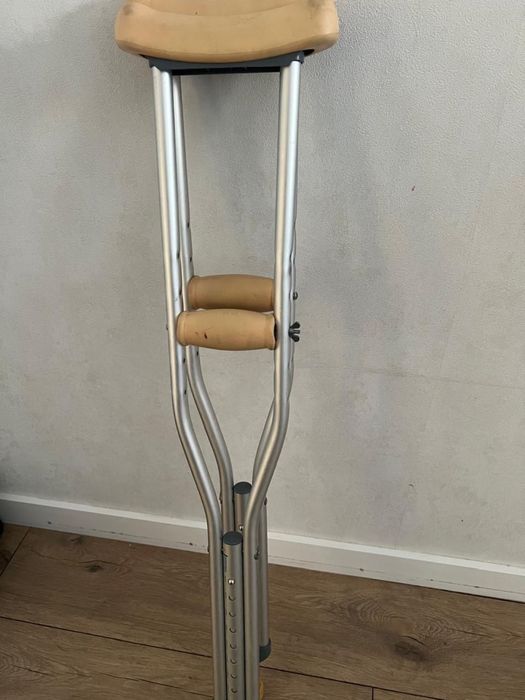 Продам костыли детские