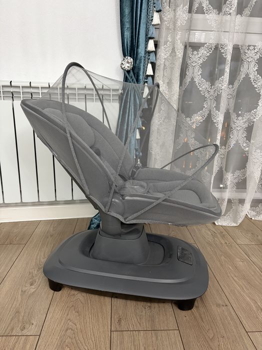 Детский укачивающий центр Mastela