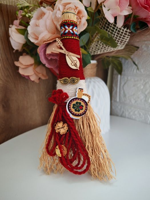 Ръчно изработени мартеници за дома