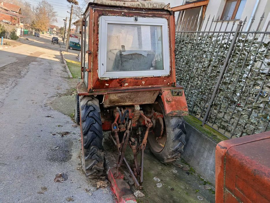 Продавам трактор Т-25 „Владимировец