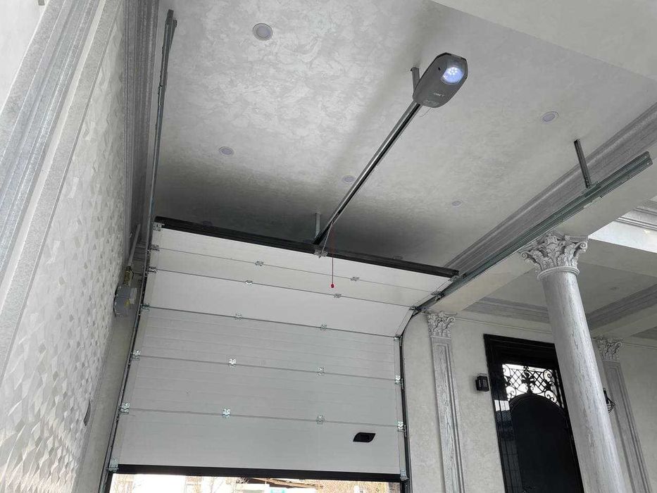 Автоматические секционные ворота премиум класса от 280$ за м²