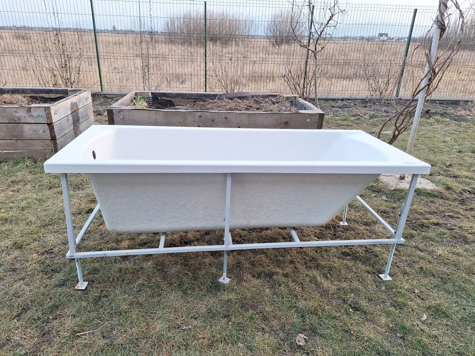 Cada Cersanit cu cadru metalic