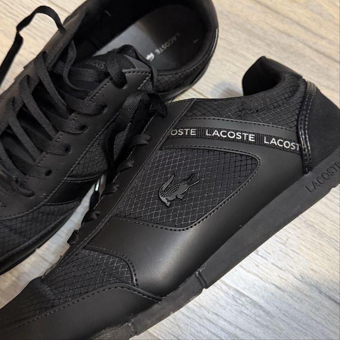 Обувки Lacoste.