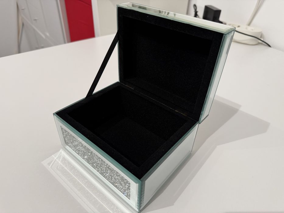 Cutie bijuterii oglinda