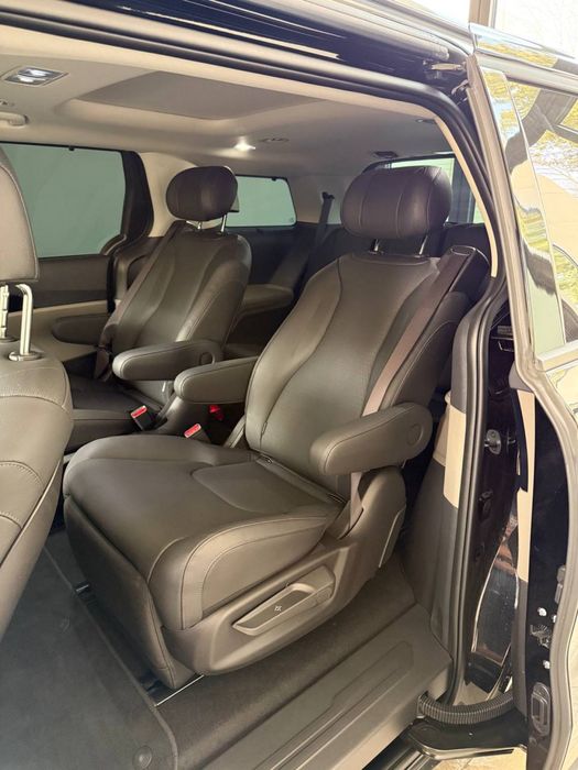 KIA Карнивал 2025 года