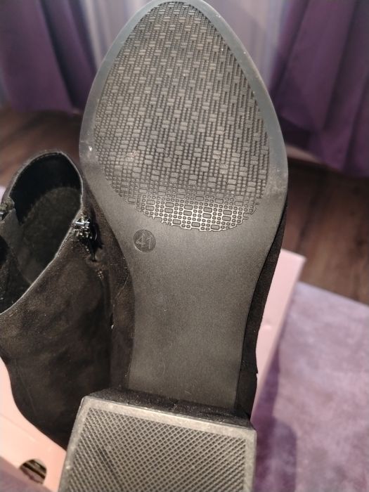 Дамски велурени боти