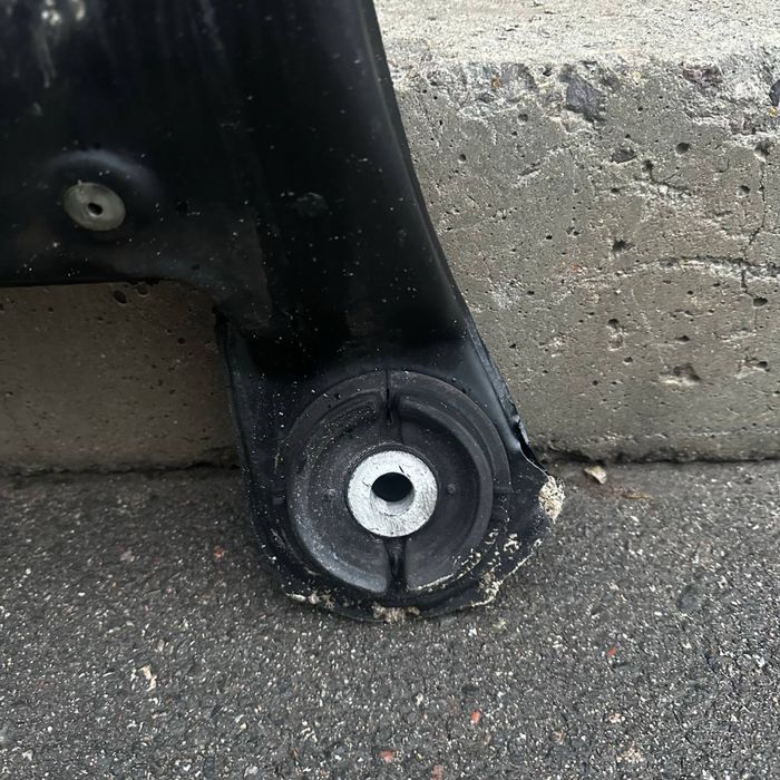 Передная балка Toyota wimdon 20