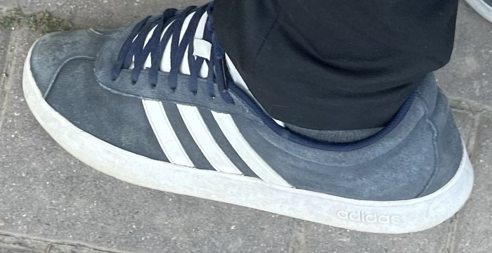 продам кроссовки срочно