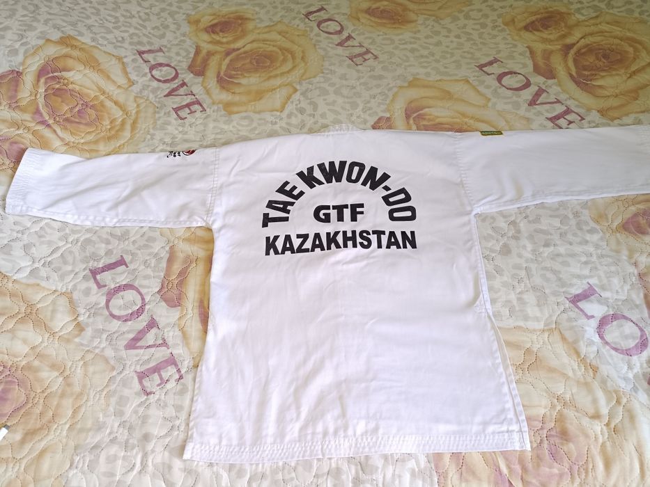 Продам кимоно таэквондо