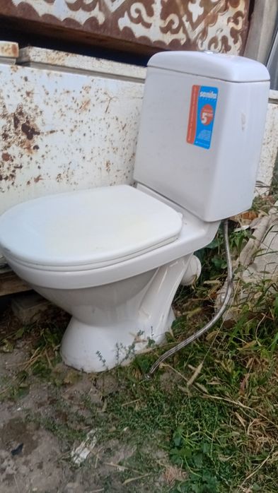 Раквина размер 60×48. Унитаз