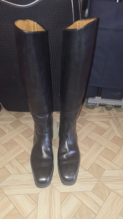 "" Ботуши за езда ""