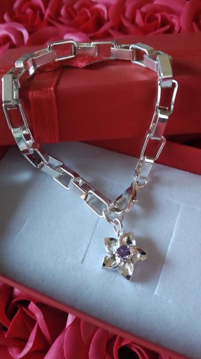 Сребърен,дамски ланец/гривна/ комплект. В подаръчна кутия.