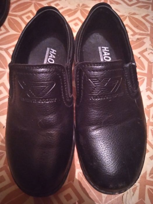 Продам детскую обувь