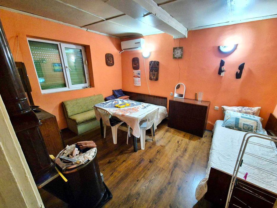 Продава се Къща в с. Брегаре, Област Плевен - 100 кв.м за 77 €/кв.м - Снимка #3