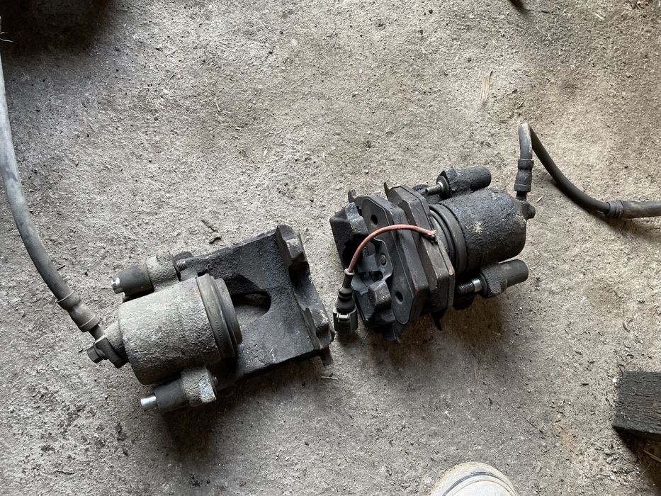 Etrier frana fata stanga dreapta VW golf 5 6 jetta octavia 2 leon 1p