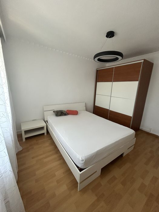 Inchiriez apartament cu 3 camere