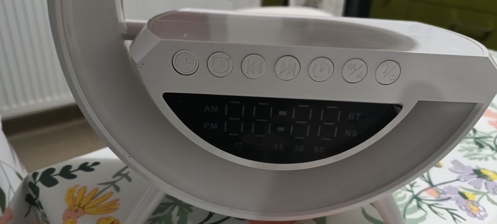 Boxa cu încărcător wireless, radio, bluetooth, ceas cu alarma