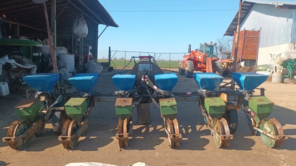 Semanatoare de porumb