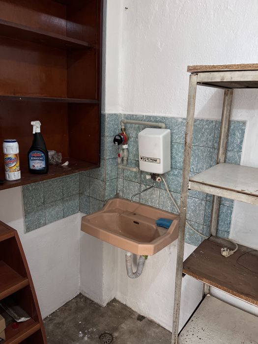 Дава се под наем Магазин в Варна, Колхозен пазар - 15 кв.м за 132.6 € - Снимка #7