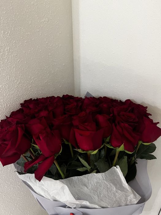 Букет метровых роз 51 шт
