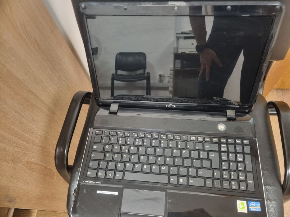 Laptop Fujitsu AH531 Intel I3, functionabil