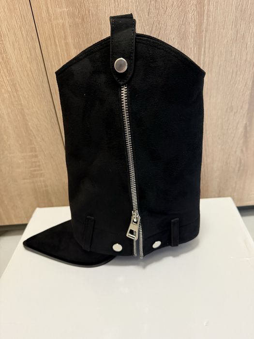 Елегантни дамски боти