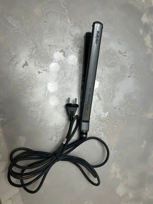 Профессиональный выпримитель для волос