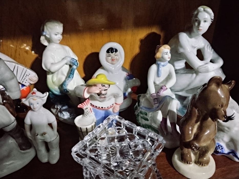 Продам фарфоровые статуэтки советского периода