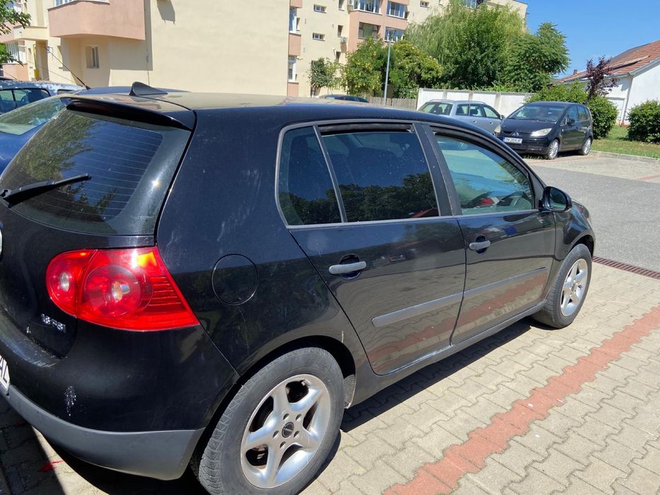 VOLKSWAGEN Golf 2005