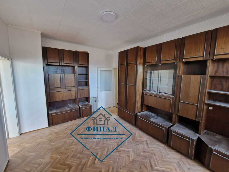 Продава се Тристаен апартамент в Шумен, Добруджански - 78 кв.м за 1275 €/кв.м - Снимка #2