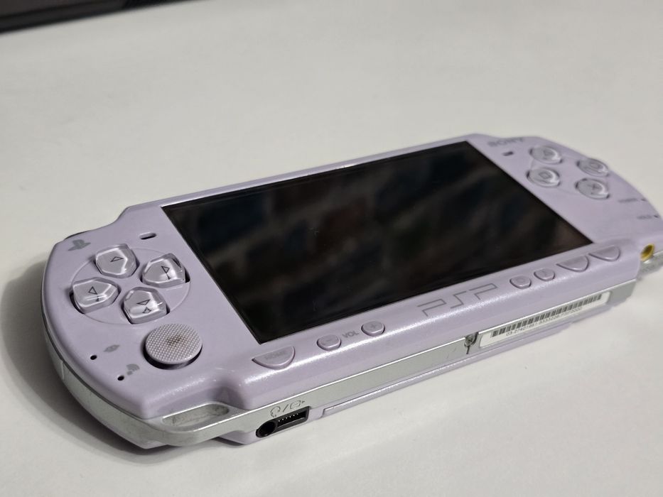 Прошитый psp 2000 торг есть
