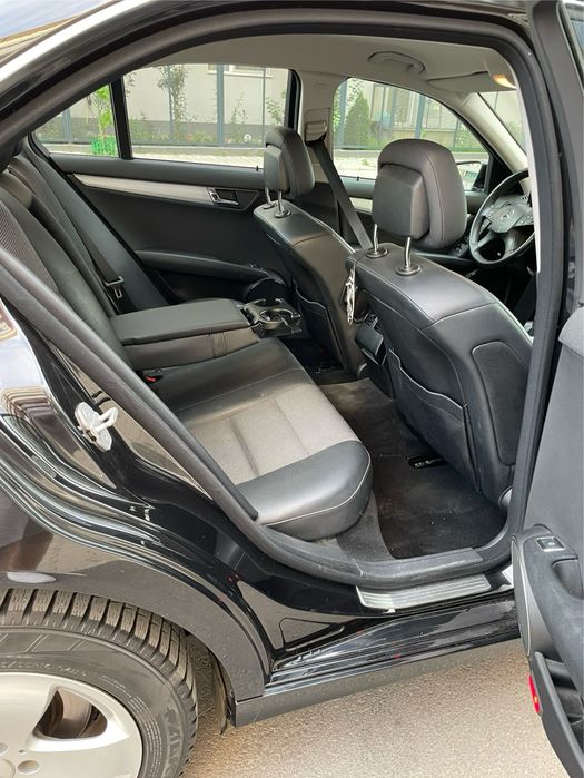 Mercedes Benz C220