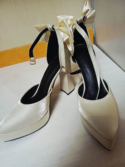 Аяқ киім сатамын