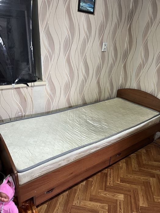 Продам диван, шкаф, прихожую, кровать
