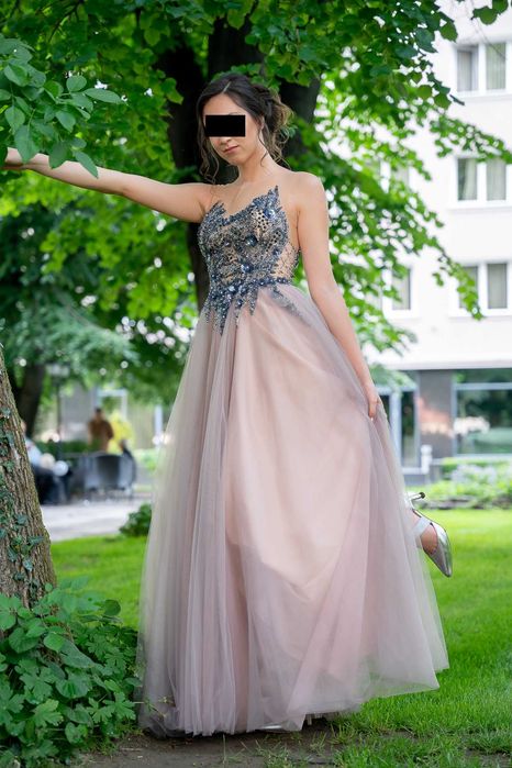 Изискана абитуриентска рокля