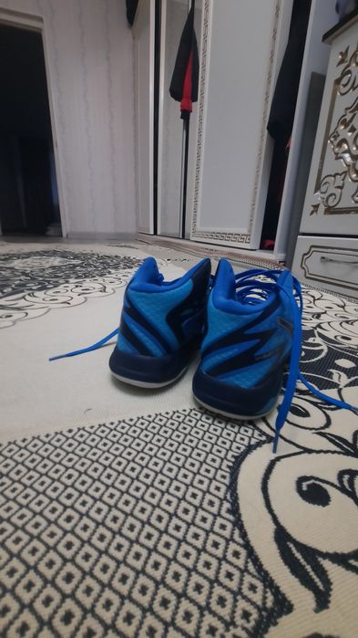 Продам асикс для волейбол