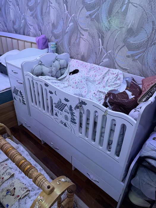 Детская мебель.Кровать и шкаф