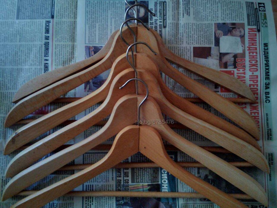 продавам 2 броя легла и 2 фотьойла всеки по 50 лв. на колелца