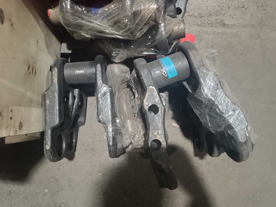 звенья гусеничной цепи Экскаватора