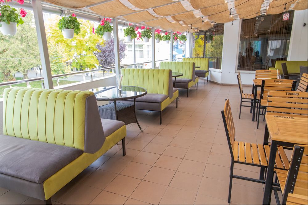 Vand set canapele cafenea