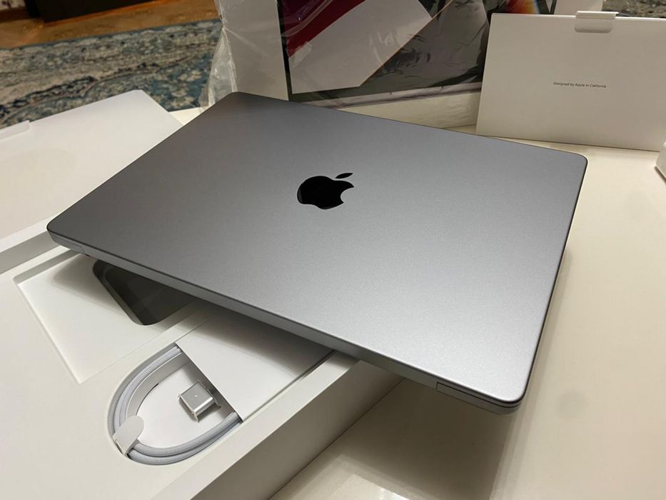 Macbook M1 Pro Apple 14 Core/16Гб/SSD 512 GB
