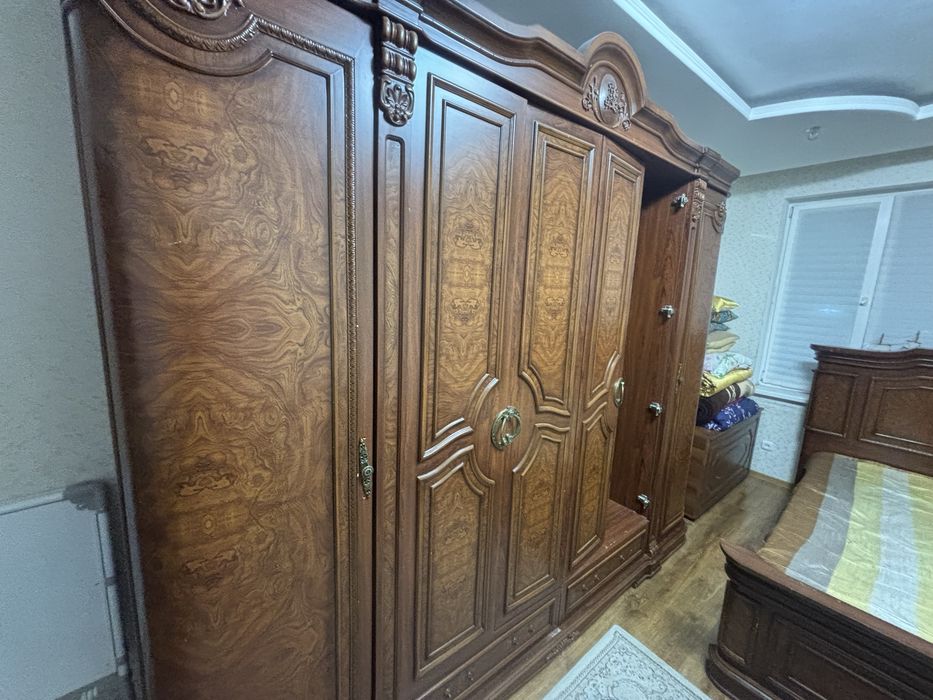 Диван шкаф тумочка с