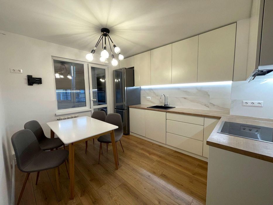 Дава се под наем Двустаен апартамент в София, Младост 1 - 60 кв.м за 639 € - Снимка #1