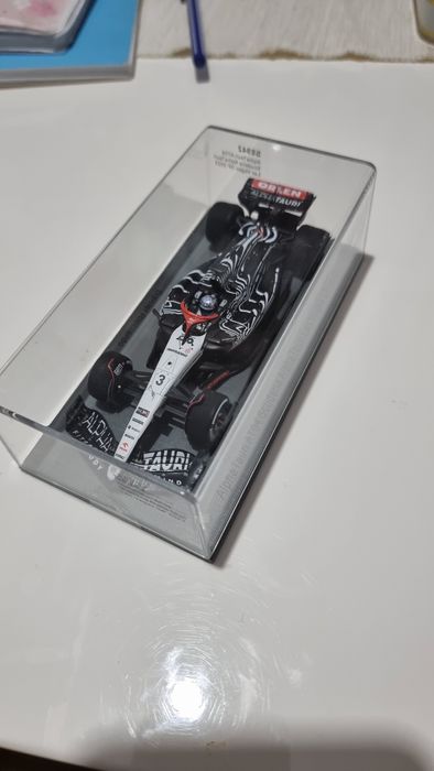 Alpha Tauri AT04 special livery Daniel Ricciardo Las Vegas 1:43 Spark